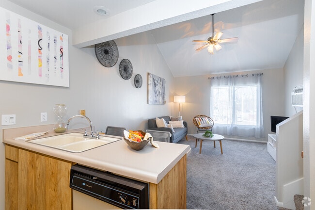 1BR, 1BA - 500 SF Loft