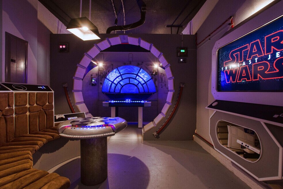 4831 Kings Castle Cir unit ID1280908P, Kissimmee, FL 34746 - photo 1