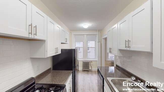 235 Park Dr unit 28, Boston, MA 02215 - photo 2