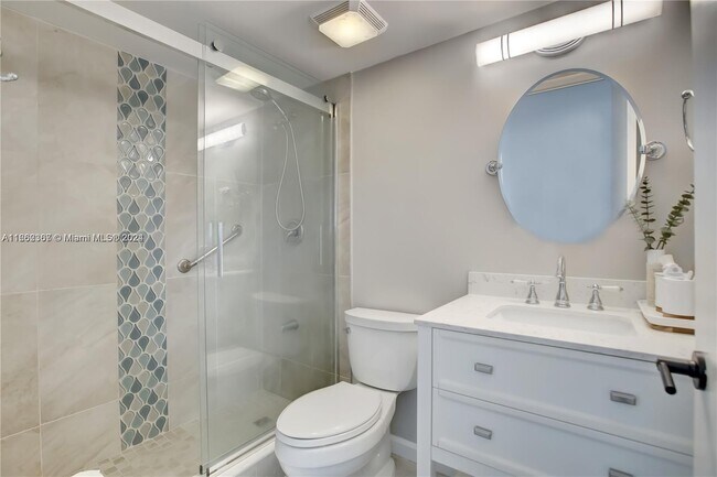 200 Palm Cir W unit 203, Pembroke Pines, FL 33025 - photo 6