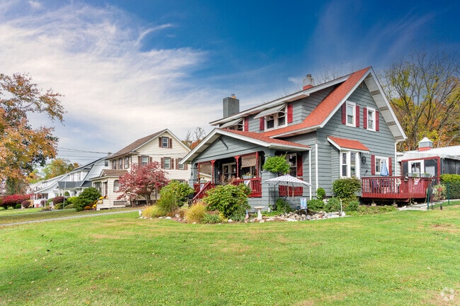 Bungalow-style homes are frequent across Florida.