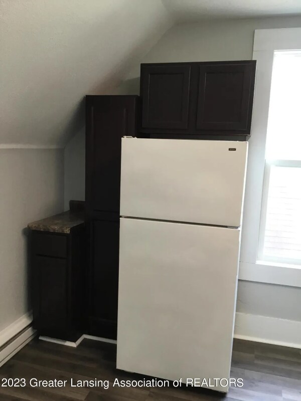 1037 E Oakland Ave unit 2, Lansing, MI 48906 - photo 4