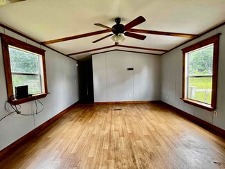 1038 Maple Dr, McComb, MS 39648