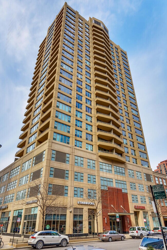 Jefferson Tower unit 904, Chicago, IL 60661 - photo 2