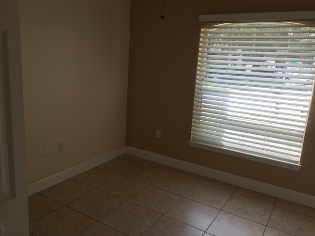 13105 Odyssey Lake Way, Orlando, FL 32826 - photo 5
