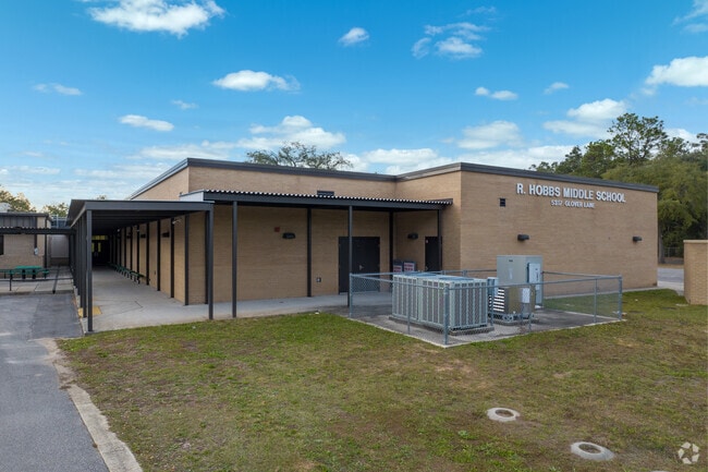 Hobbs Middle School provides extracurricular activities.