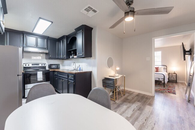 1538 S 19th St unit ID1268399P, Corpus Christi, TX 78404 - photo 5