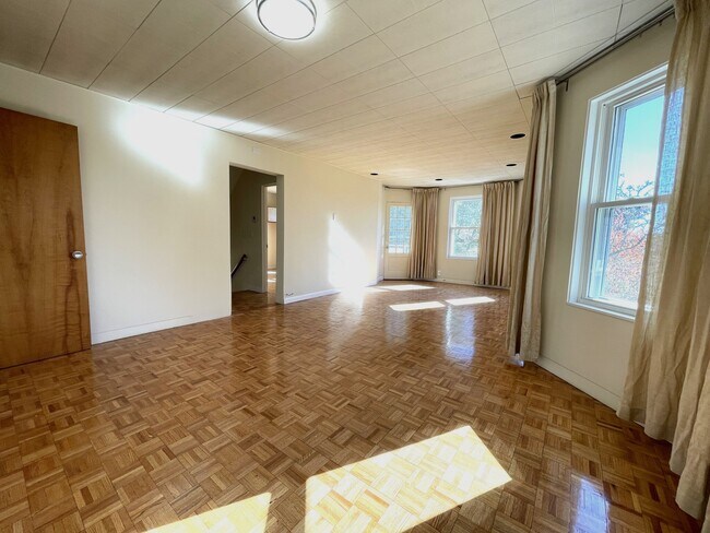 10 Packard Ave unit 10 Parckard Ave Unit, Somerville, MA 02144 - photo 2