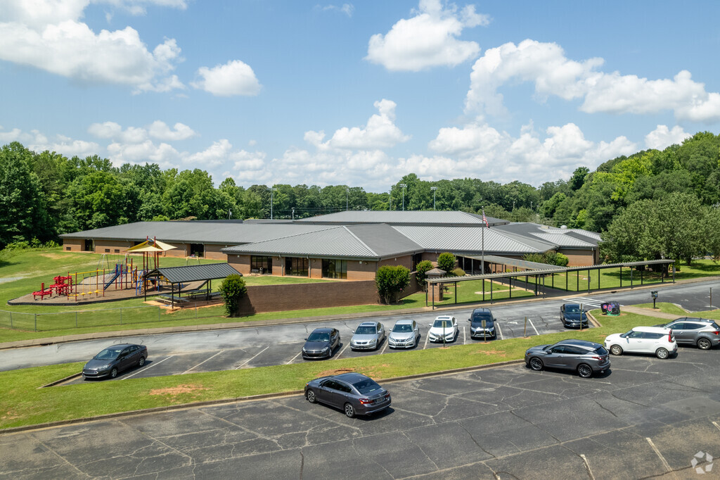 Many students attend Blacksburg Elementary School.