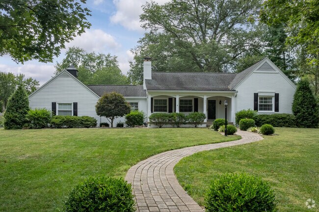 Homes in Arcadian Acres usually cost $100,000 more on average than other neighborhoods.