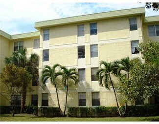 1825 W 56th St Unit 304, Hialeah, FL 33012