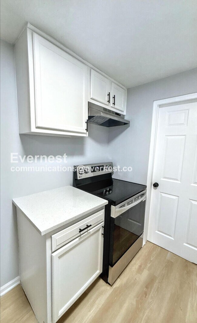 2992 Pontiac St, Columbus, OH 43224 - photo 5