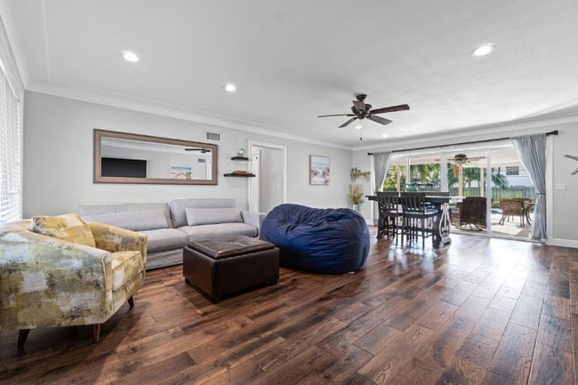 306 SW 11th Ave, Boynton Beach, FL 33435 - photo 2