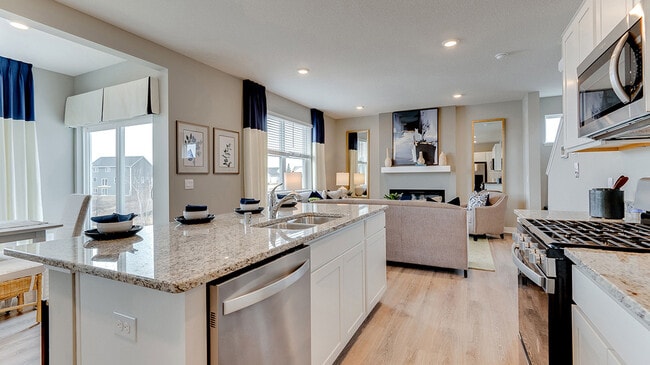 960 Stone Creek Dr, Jordan, MN 55352 - photo 2