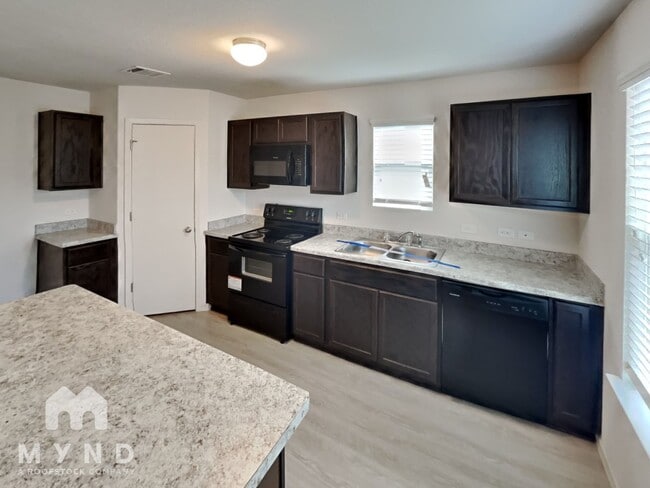 9531 Apple Ridge Ln, San Antonio, TX 78239 - photo 7