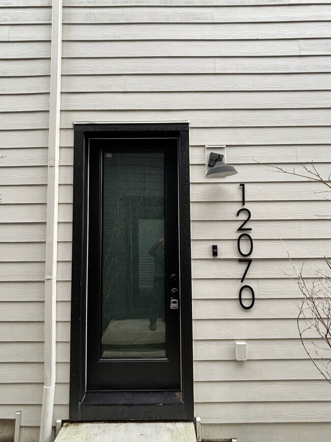 12070 SE Pine St unit Pine Street, Portland, OR 97216 - photo 4