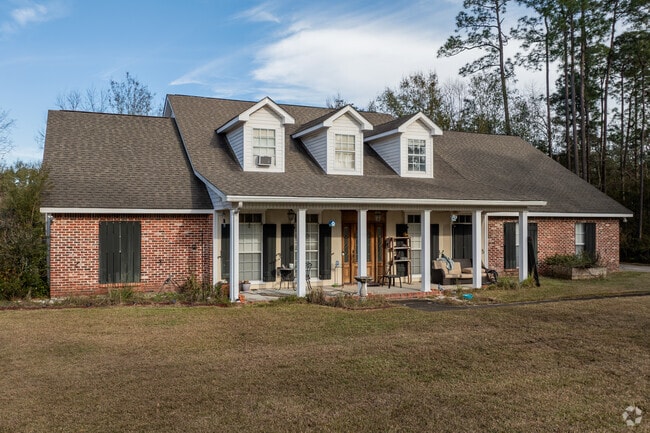 Find the timeless Arcadian style homes throughout Diamondhead.