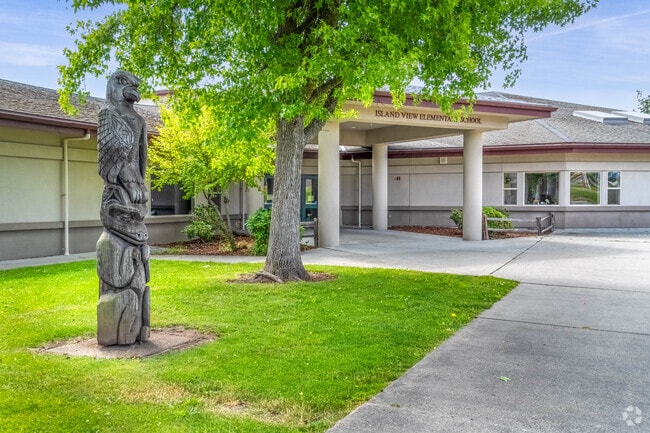 Island View Elementary welcomes Skyline children as they begin their academic life.