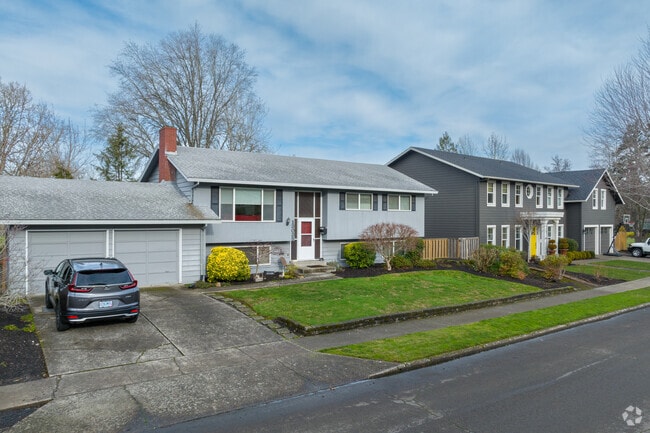 Much of Cedar Hills' present housing stock dates from the 1950s to 1970s, although the priciest of its homes include plenty of 2020s-built Colonial Revival and Postmodern residences.