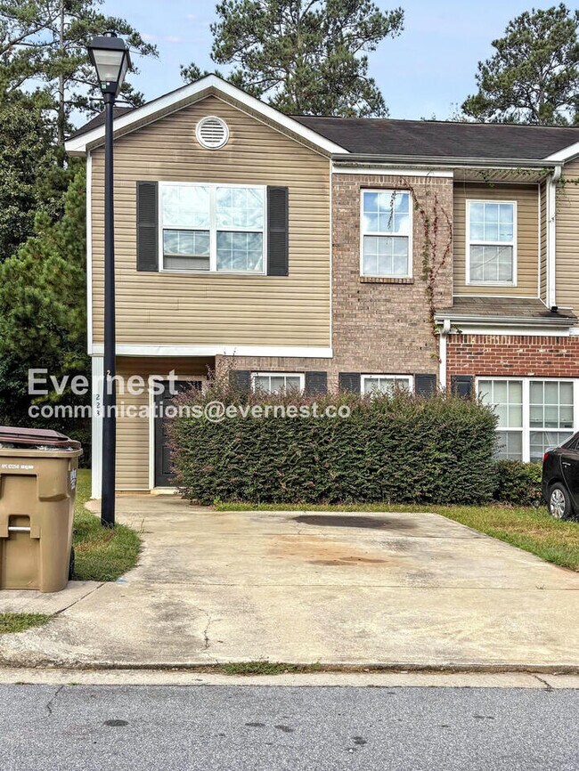 223 Shenandoah Dr, Riverdale, GA 30274