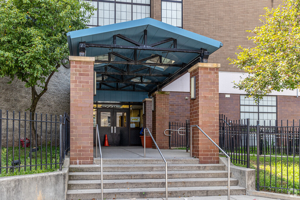 The student body at Martin Luther King Jr. School No. 6 is 50% female and 50% male.