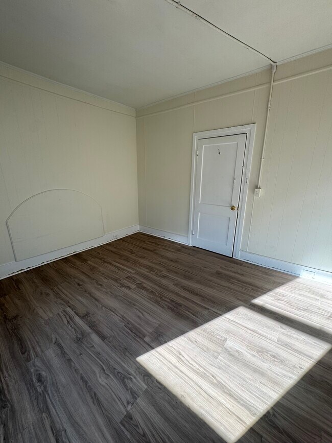 1st bedroom