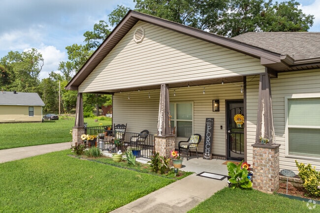 Some homes in Capitol View have cozy front porches that welcome guests.