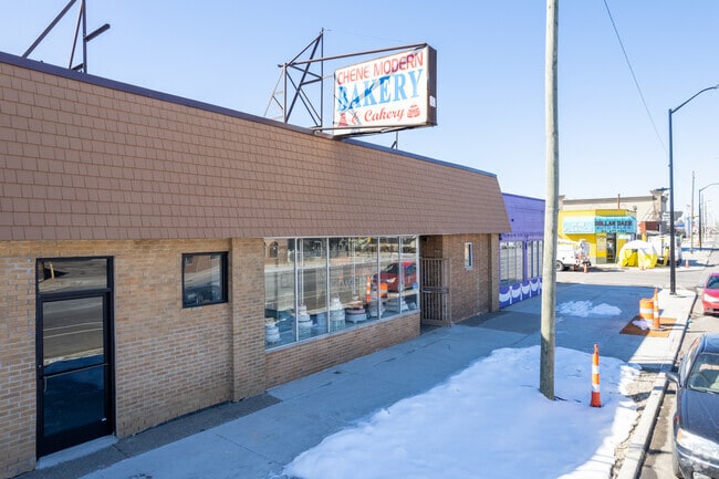 Warren Avenue Community locals can enjoy a custom cake from Chene Modern Bakery.