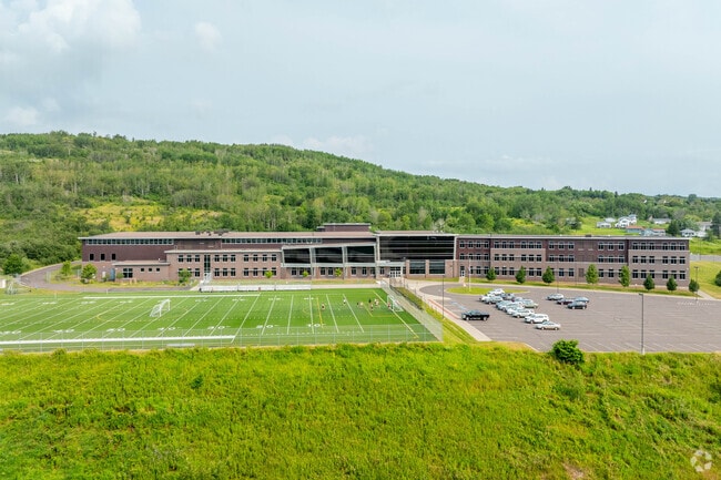 Lincoln Park Middle School has a minority enrollment of 39% and a student-teacher ratio of 17:1.