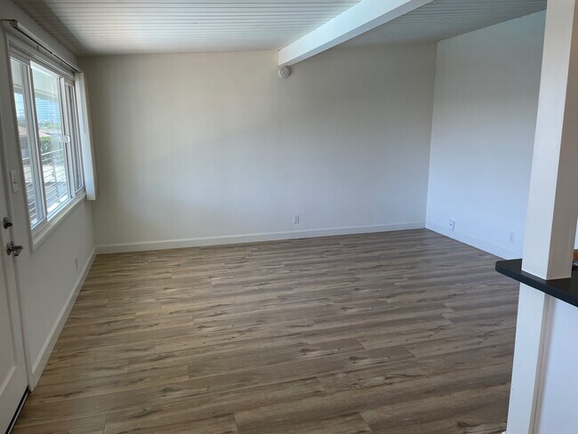 1754 E Sycamore Ave unit C, El Segundo, CA 90245 - photo 6