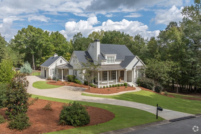 Other custom built homes can also be found throughout Athens.