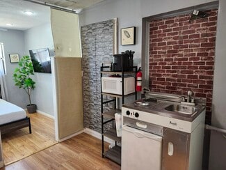 310 SW 9th Ave, Hallandale Beach, FL 33009