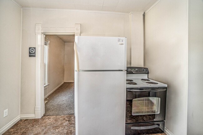 212 W Locust St unit B, Mount Pleasant, MI 48858 - photo 5