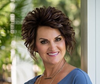 Kelly Curtis