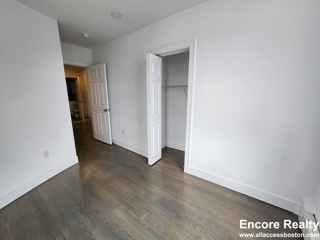 44 Joy St unit 14, Boston, MA 02114 - photo 7