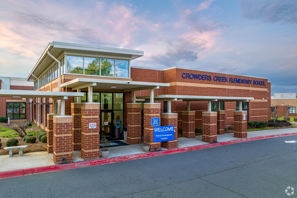 The Crowders Creek Elementary School in Lake Wylie serves students grades PK and K-5.