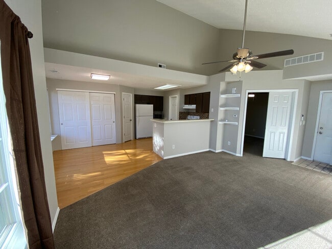 882 S Reed Ct, Lakewood, CO 80226 - photo 3