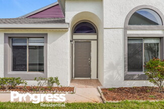 68 Lakepointe Cir, Kissimmee, FL 34743