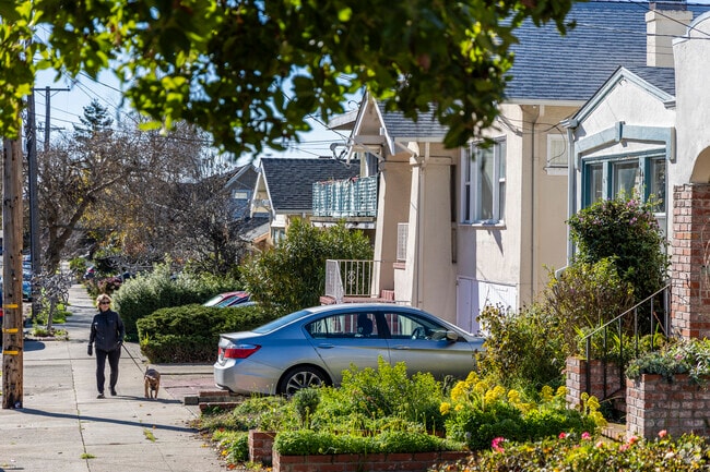 The friendly streets of Glenview neighborhood beckon you to walk them.