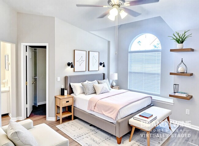 8055 International Village Dr, Jacksonville, FL 32277 - photo 6