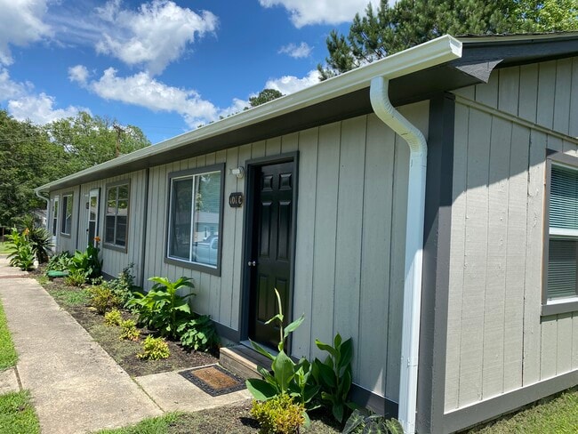 101 Mckellar Ct unit 3, Greenwood, SC 29649 - photo 3