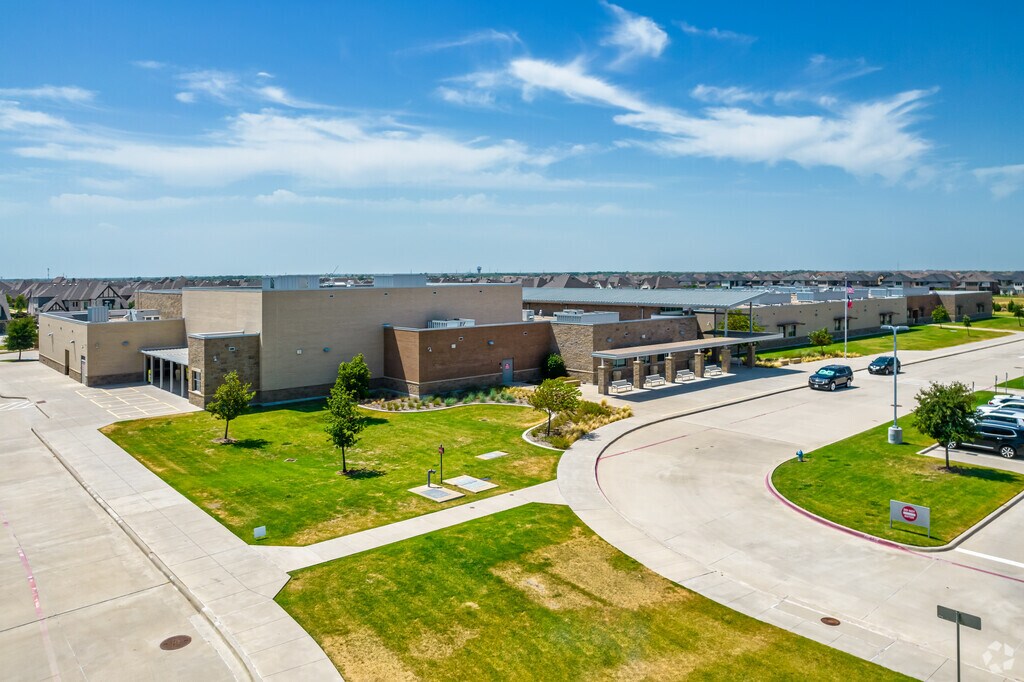 Windsong Ranch Elementary School offers a great environment for your child to excel.