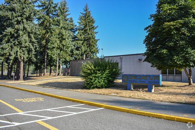 Decatur High School serves students in Federal Way, WA.