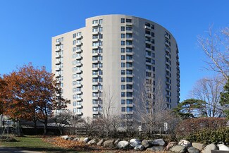 111 W State St, Rockford, IL 61101