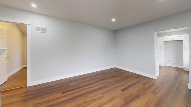 207 Ludlow St, La Porte, IN 46350 - photo 2