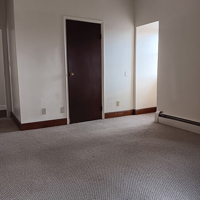 2214 Auburn Ave unit 3, Cincinnati, OH 45219 - photo 5