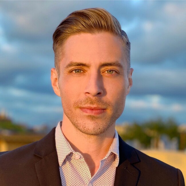 Agent Photo