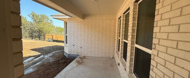 325 Knockout Rose Dr, San Marcos, TX 78666 - photo 4