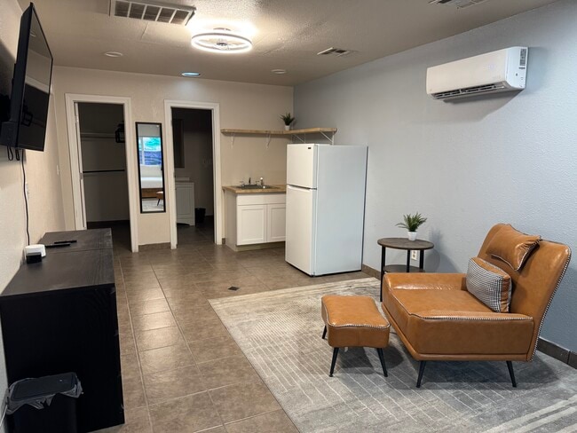 938 E Amelia Ave unit 4, Phoenix, AZ 85014 - photo 3