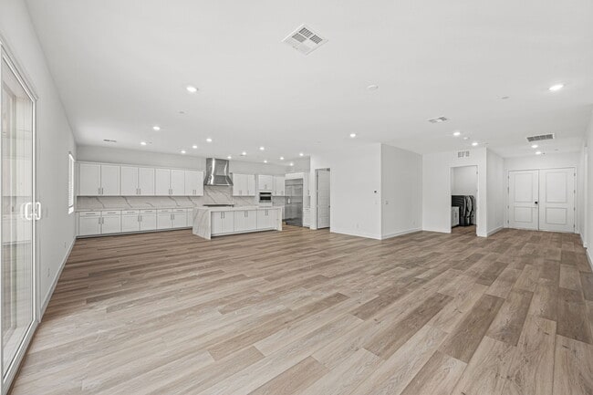 4876 Lucas Creek Ct, North Las Vegas, NV 89031 - photo 3